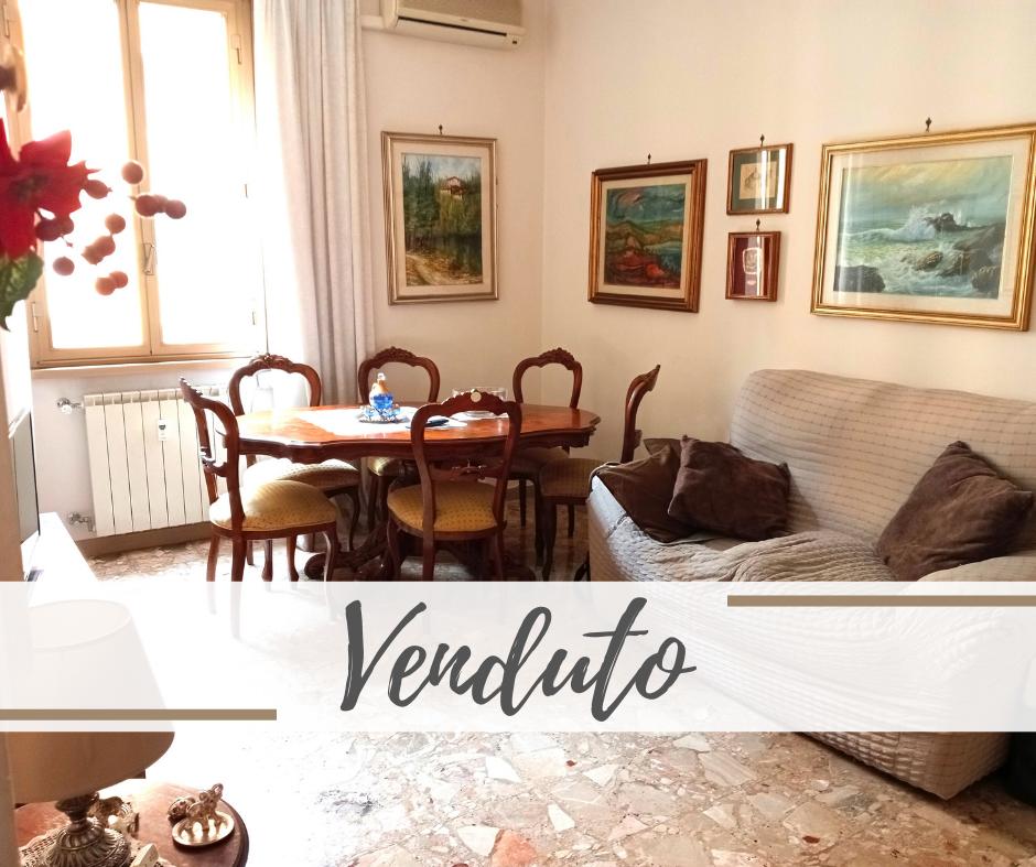 4 rooms Apartment in Rome, Italy No. 11668