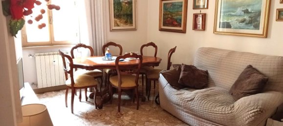 4 rooms Apartment in Rome, Italy No. 11668 2