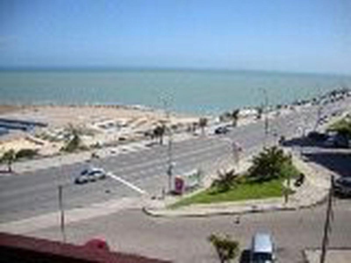 Apartamento de 2 dormitorios en Mar del Plata, Argentina No. 103680
