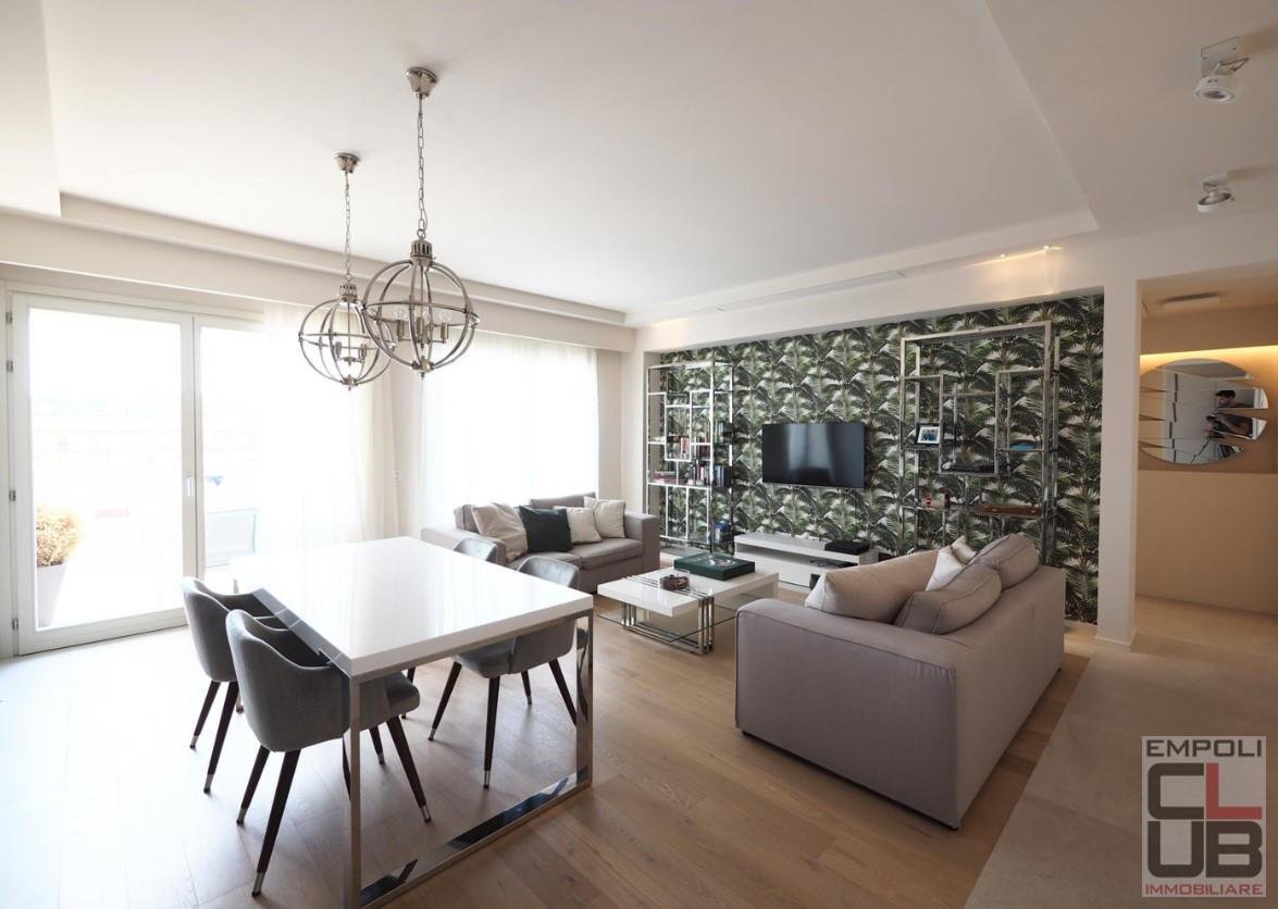 2 bedrooms Penthouse in Florence, Italy No. 114482