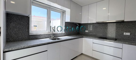 3 bedrooms Villa in Povoa de Varzim, Portugal No. 130233 2