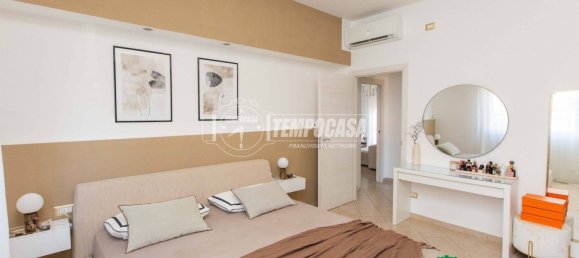 2 Schlafzimmer Wohnung in Busto Arsizio, Italy, Nr. 261684 3