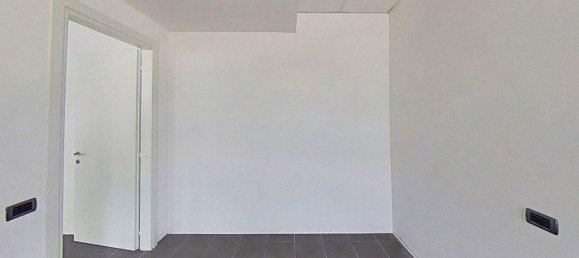 339m² Office in Udine, Italy No. 373066 6