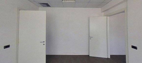 339m² Office in Udine, Italy No. 373066 9