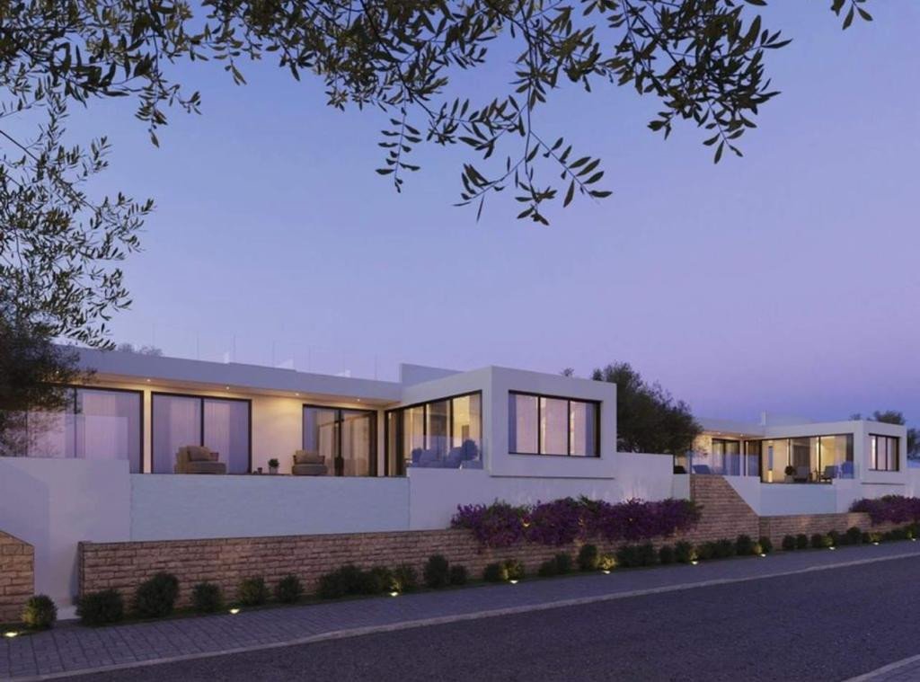 4 chambres propriété commerciale à vendre à Kissonerga, Paphos, Cyprus № 9869