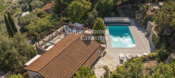 Villa de 4 dormitorios en Cipressa, Italy No. 171923 8