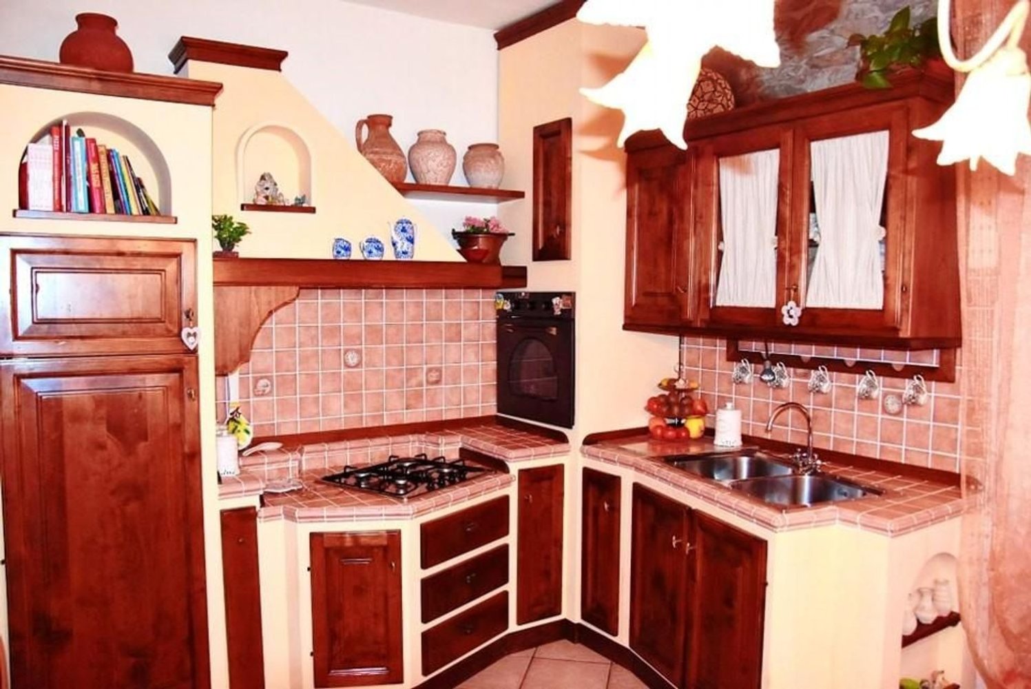 3غرفة شقة في Massa, Italy رقم 50451