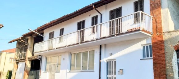 4 rooms Apartment in Besana in Brianza, Italy No. 334564 3