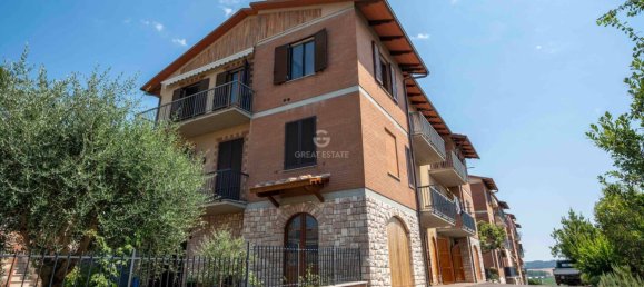 5 bedrooms Apartment in Chiusi, Italy No. 262807 4