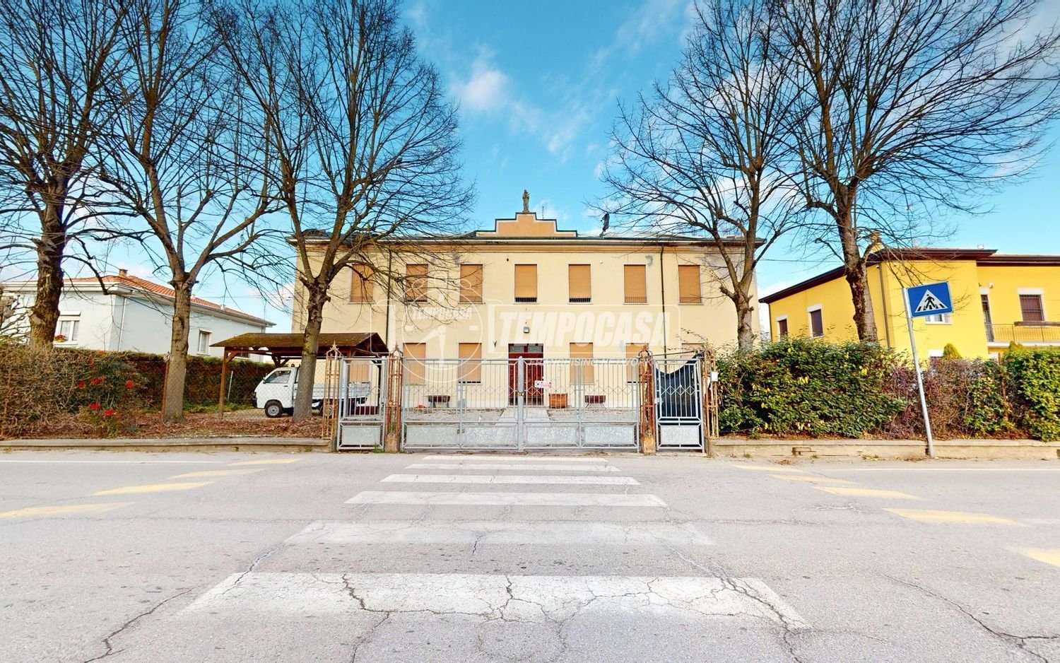 10 rooms Duplex in Cento, Italy No. 155229