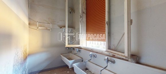 10 rooms Duplex in Cento, Italy No. 155229 14