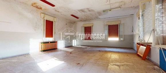 10 rooms Duplex in Cento, Italy No. 155229 20