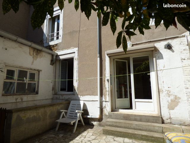 3 chambres Maison de ville à Neuves-Maisons, France No. 64757