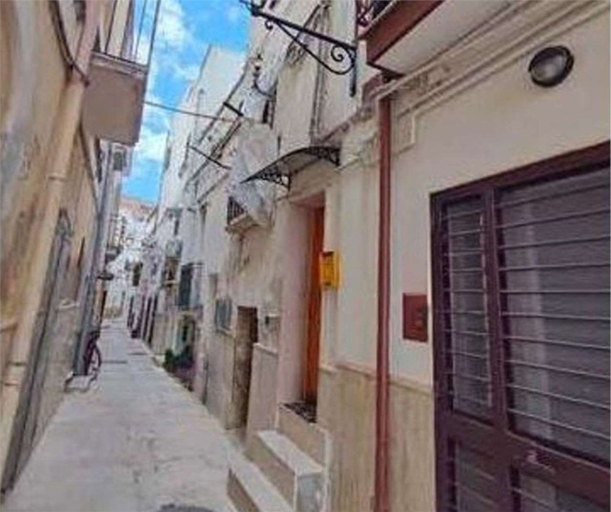 4 bedrooms Apartment in Capurso, Italy No. 337362