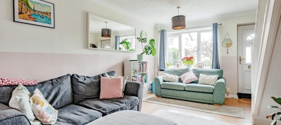 2 bedrooms House in Crawley, United Kingdom No. 6279 6