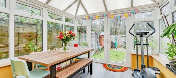 2 bedrooms House in Crawley, United Kingdom No. 6279 9