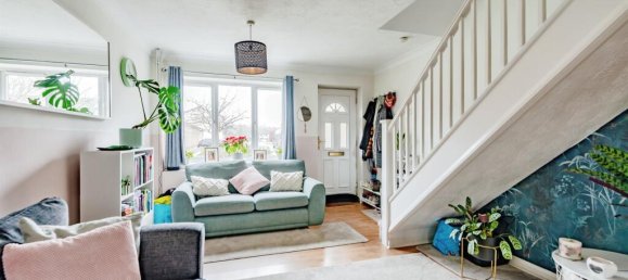 2 bedrooms House in Crawley, United Kingdom No. 6279 4