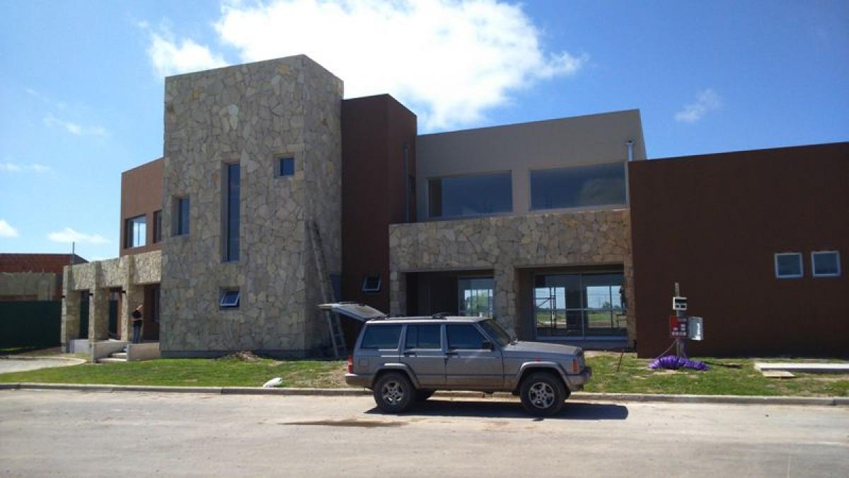 Земельный участок в Эсейса, Аргентина № 48147