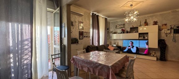 4-salle Appartement à Foggia, Italy No. 24540 17