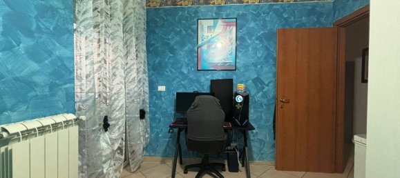 4-salle Appartement à Foggia, Italy No. 24540 27