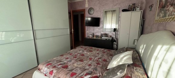 4-salle Appartement à Foggia, Italy No. 24540 4