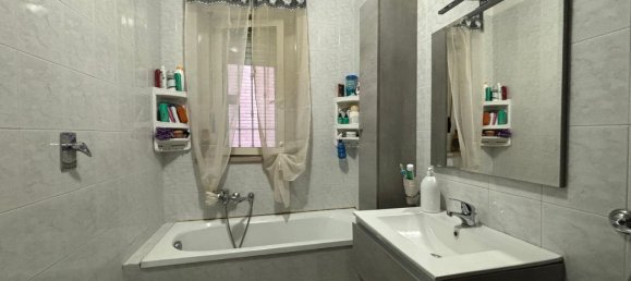 4-salle Appartement à Foggia, Italy No. 24540 31