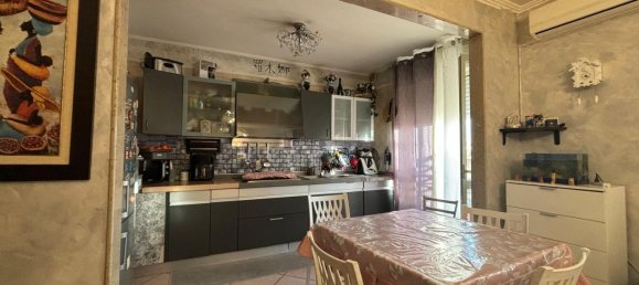 4-salle Appartement à Foggia, Italy No. 24540 19