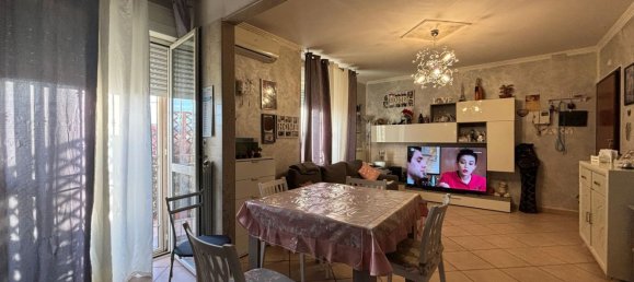 4-salle Appartement à Foggia, Italy No. 24540 16
