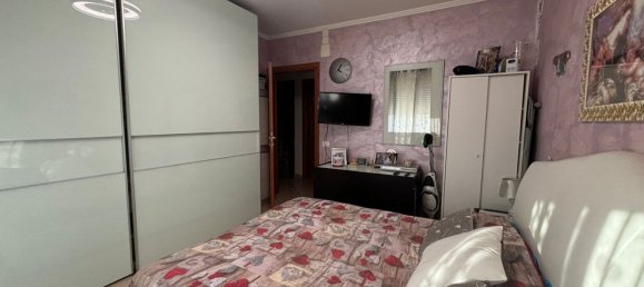 4-salle Appartement à Foggia, Italy No. 24540 2