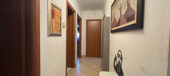4-salle Appartement à Foggia, Italy No. 24540 40
