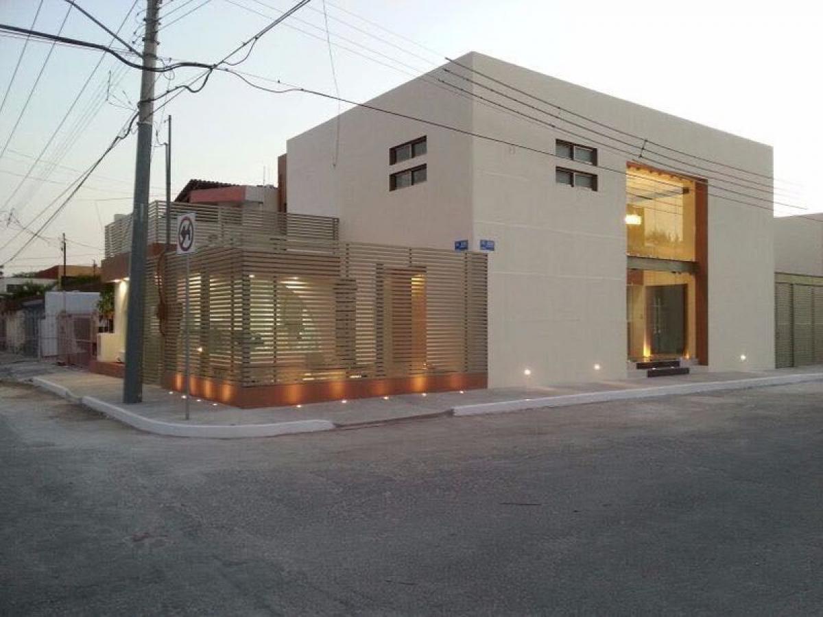 250m² Building in Yucatan, Mexico No. 201736
