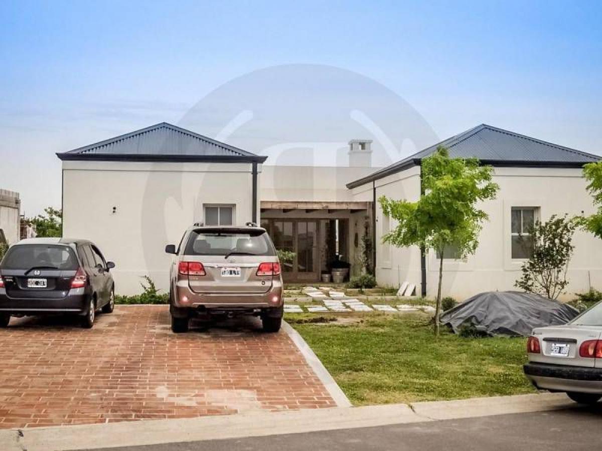 Дом с 3 спальнями в Тигре, Аргентина № 97906