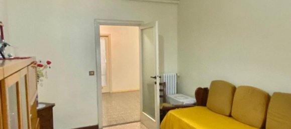 5 rooms Apartment in Parma, Italy No. 225859 3