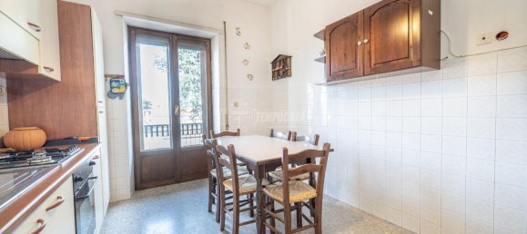 4 rooms Apartment in Viterbo, Italy No. 236923 14
