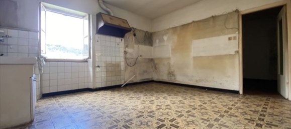 10 rooms House in Varese Ligure, Italy No. 77805 14