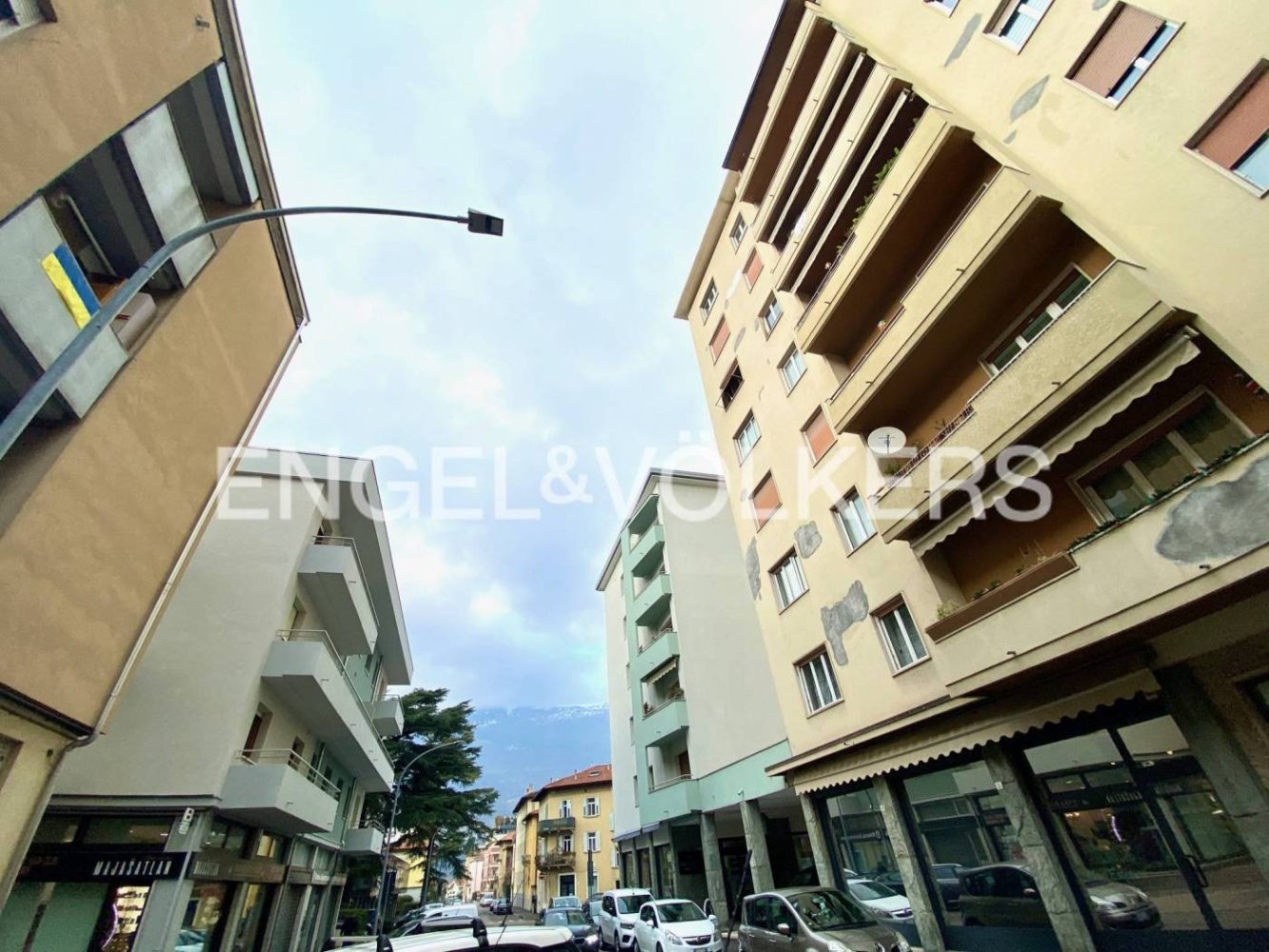 Коммерческая недвижимость с 2 комнатами в Роверето, Италия № 127347