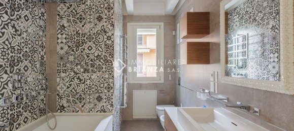 4 Schlafzimmer Penthouse in Biassono, Italy, Nr. 312993 15