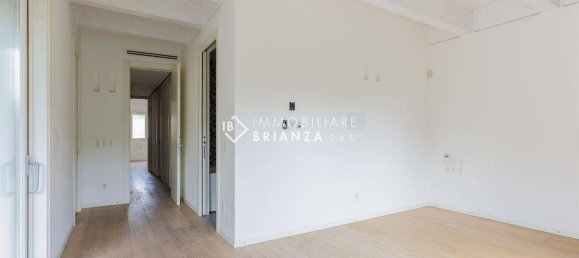 4 Schlafzimmer Penthouse in Biassono, Italy, Nr. 312993 11