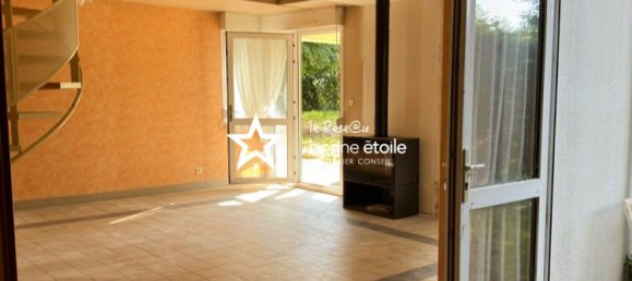 Casa de 4 dormitorios en Richebourg, France No. 252385 11