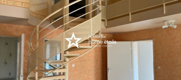 Casa de 4 dormitorios en Richebourg, France No. 252385 10