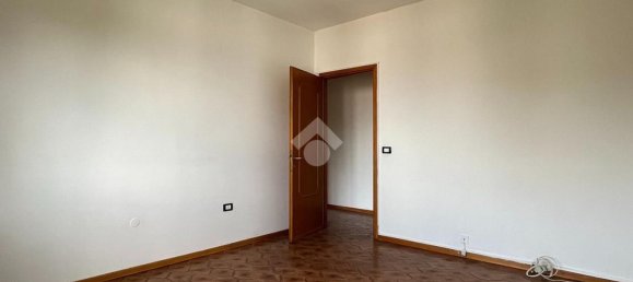 3 rooms Apartment in Cavriago, Italy No. 8063 16