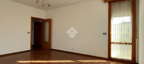 3 rooms Apartment in Cavriago, Italy No. 8063 3