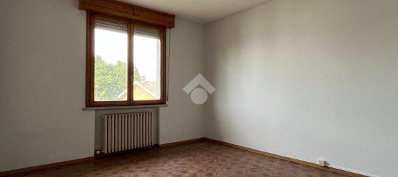 3 rooms Apartment in Cavriago, Italy No. 8063 17