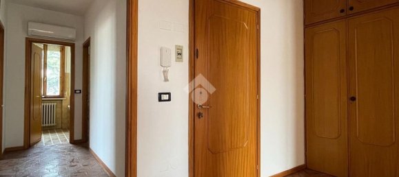3 rooms Apartment in Cavriago, Italy No. 8063 11