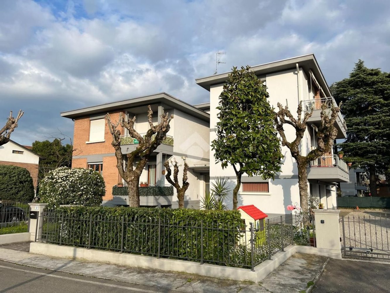 3 rooms Apartment in Cavriago, Italy No. 8063