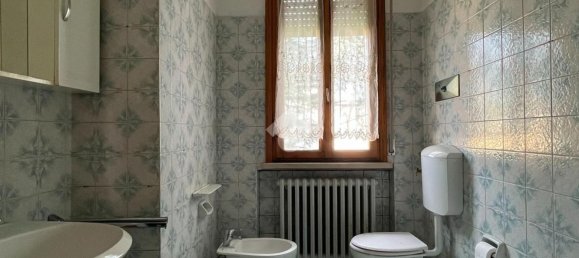 3 rooms Apartment in Cavriago, Italy No. 8063 20