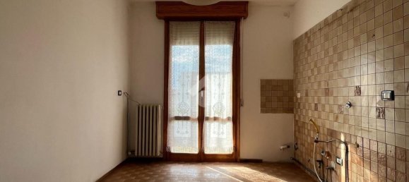 3 rooms Apartment in Cavriago, Italy No. 8063 8