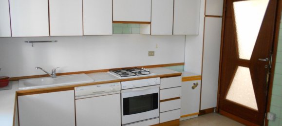 4 rooms Villa in Carugo, Italy No. 305454 10