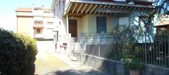 4 rooms Villa in Carugo, Italy No. 305454 2