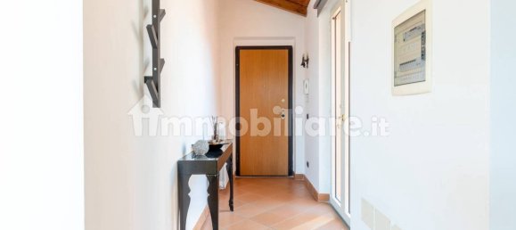 Apartamento de 3 dormitorios en Lucca, Italy No. 44588 9